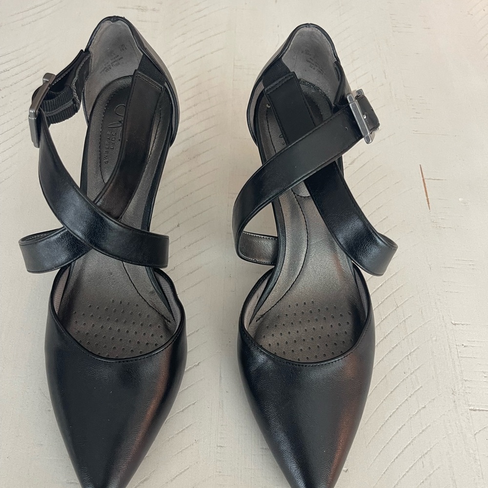 Life Stride Black Cross-Strap Heels